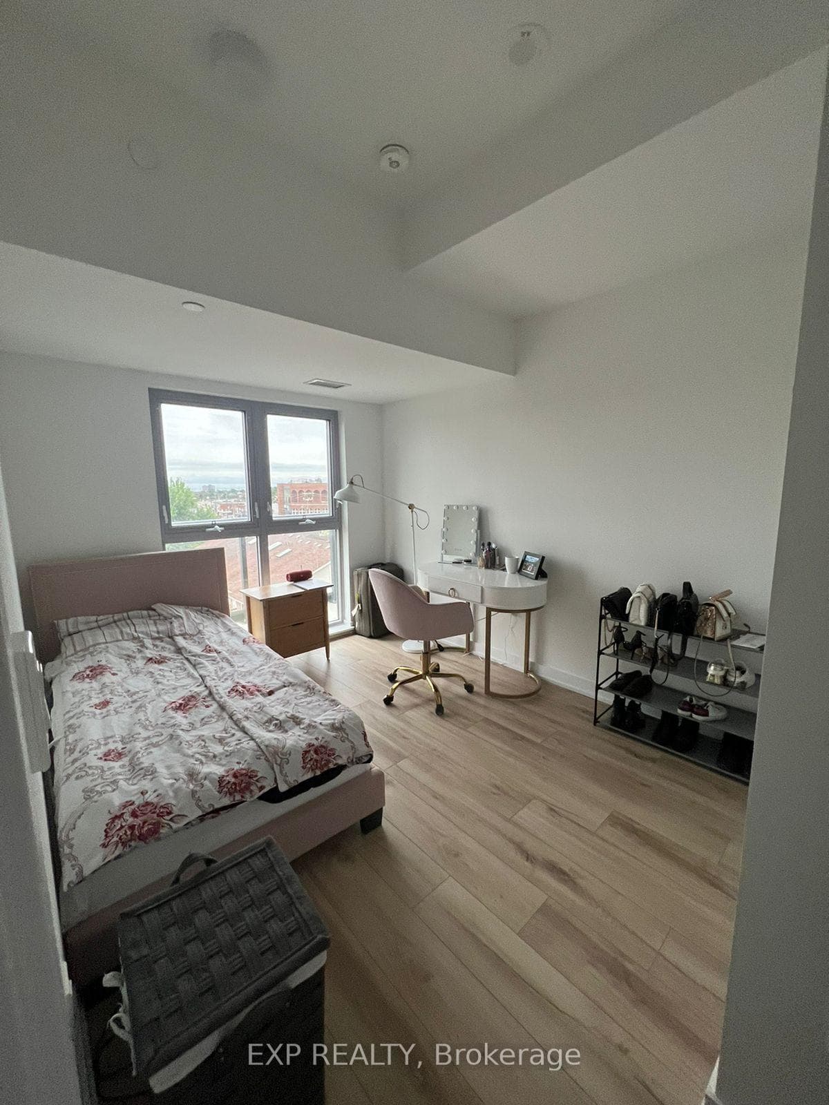2433 Dufferin Street Unit 703 photo 9