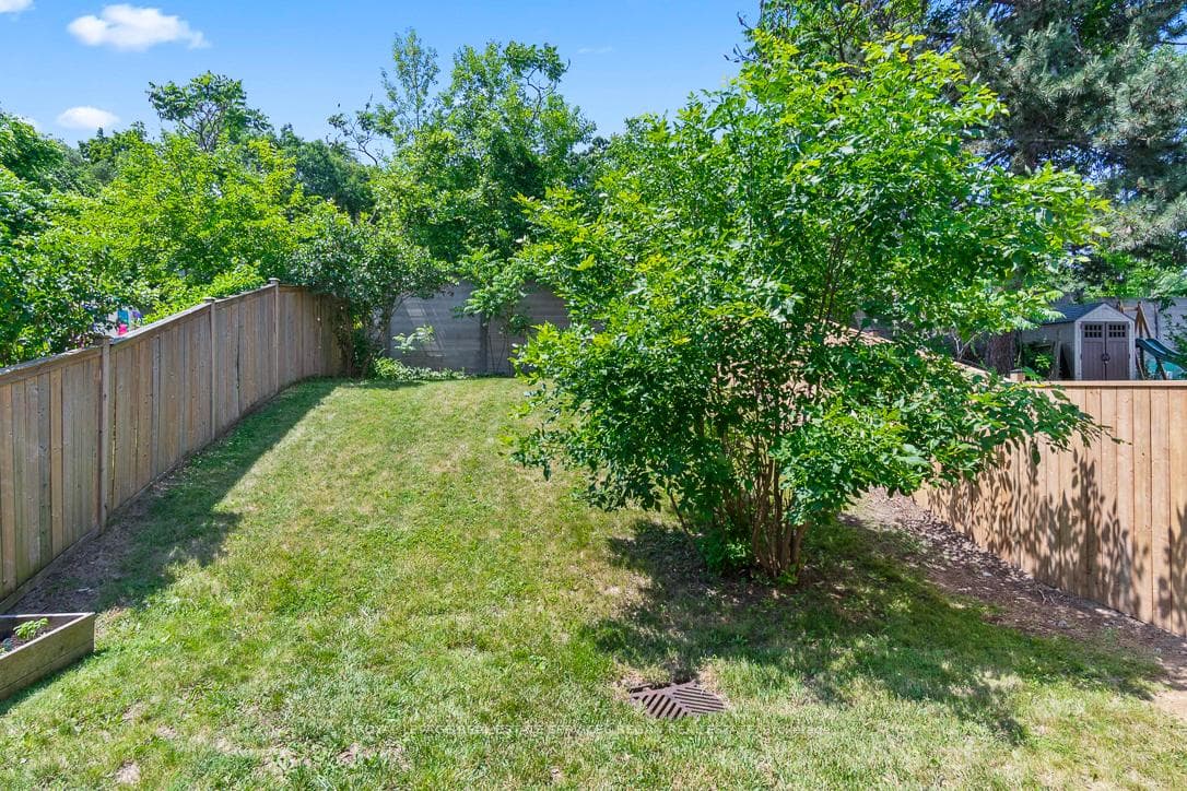 841 Sweetwater Crescent photo 37