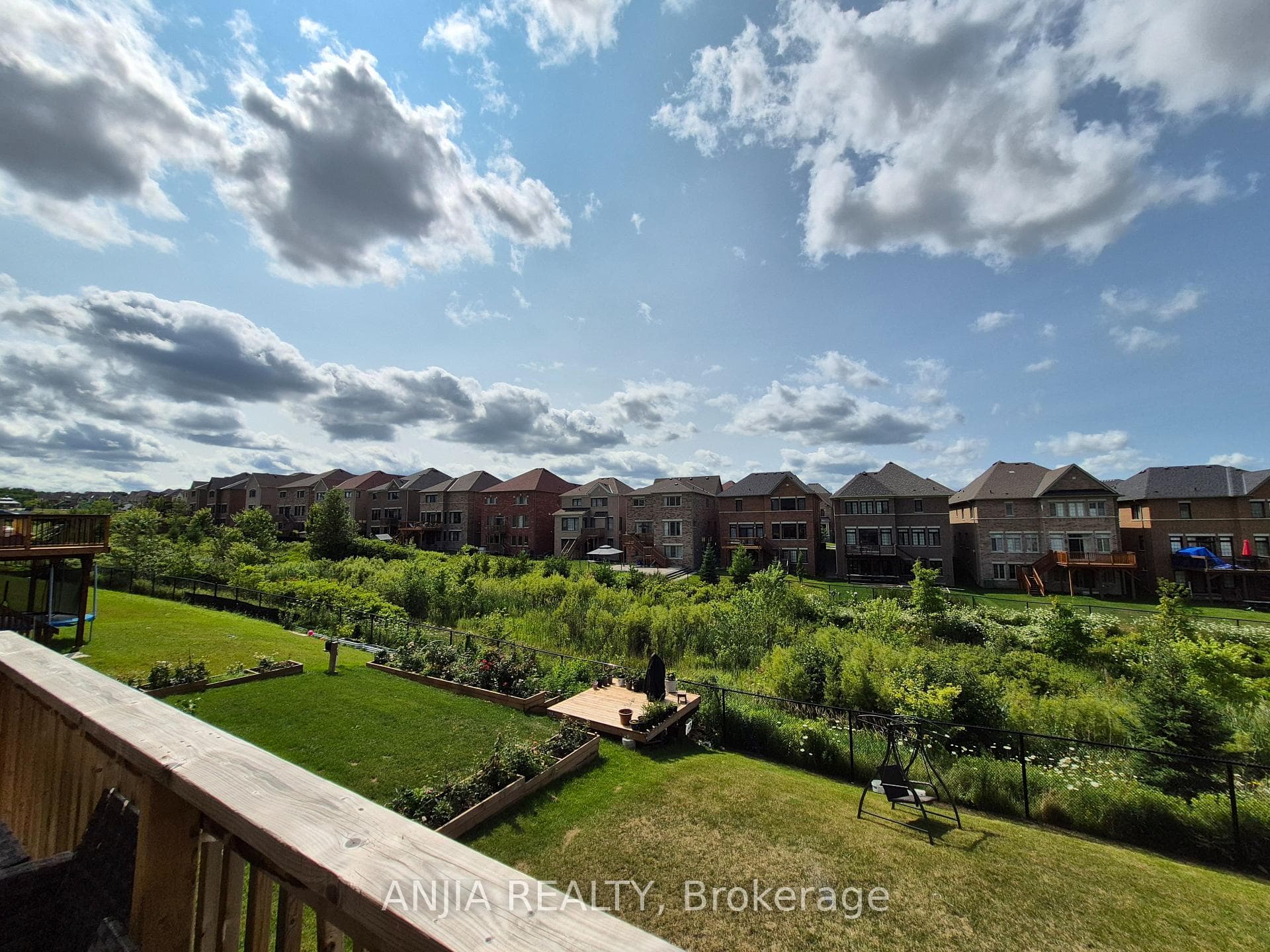 50 Meadow Vista Crescent Unit Upper photo 24