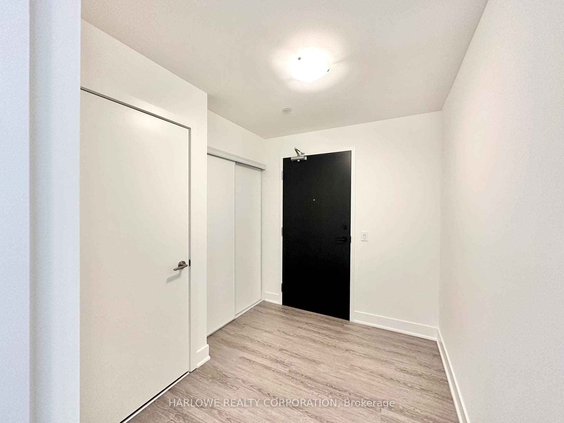 185 Deerfield Road Unit 904 photo 4