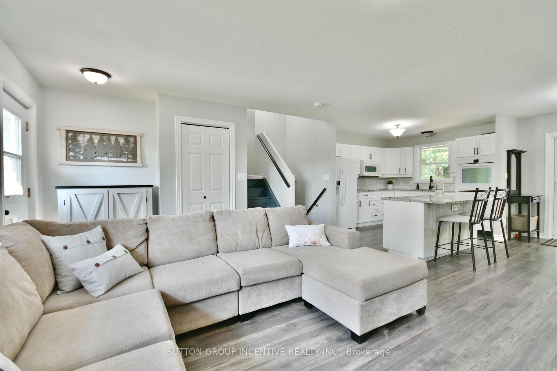 160 Earls Road photo 12