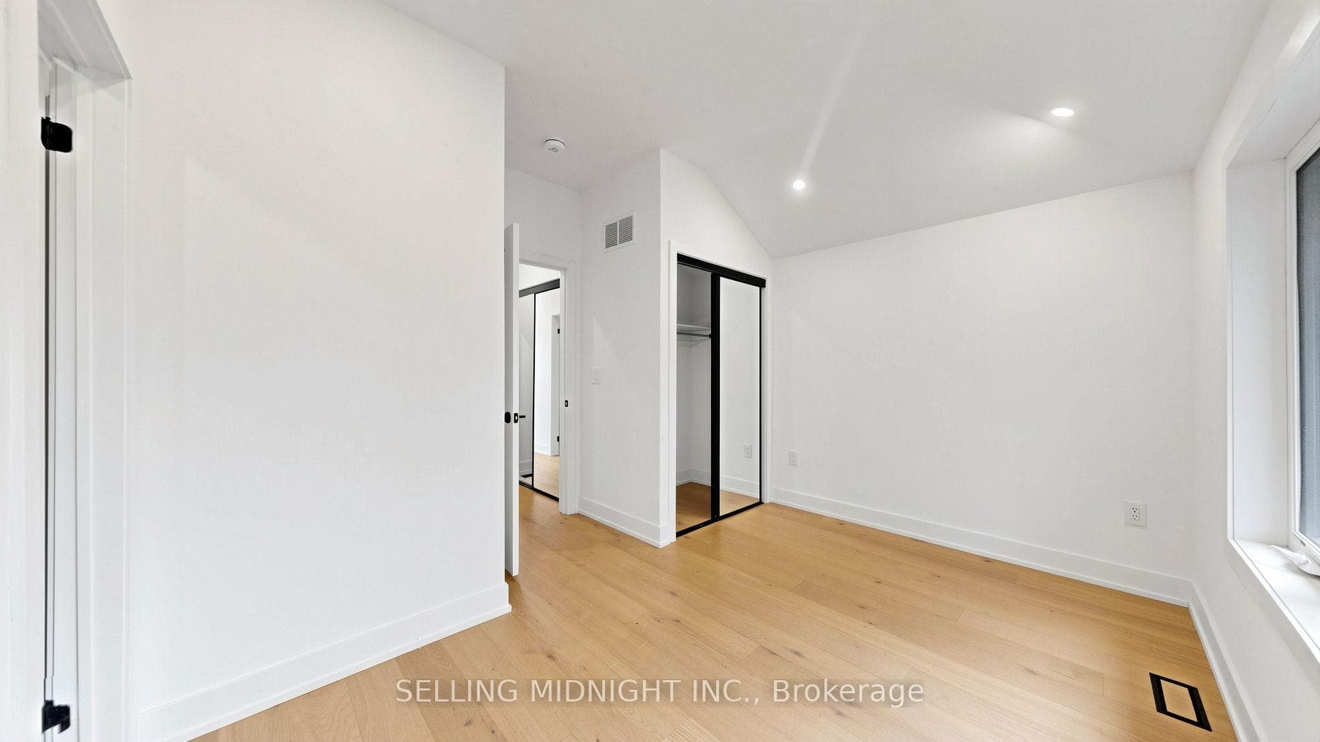 42 Guthrie Avenue photo 39