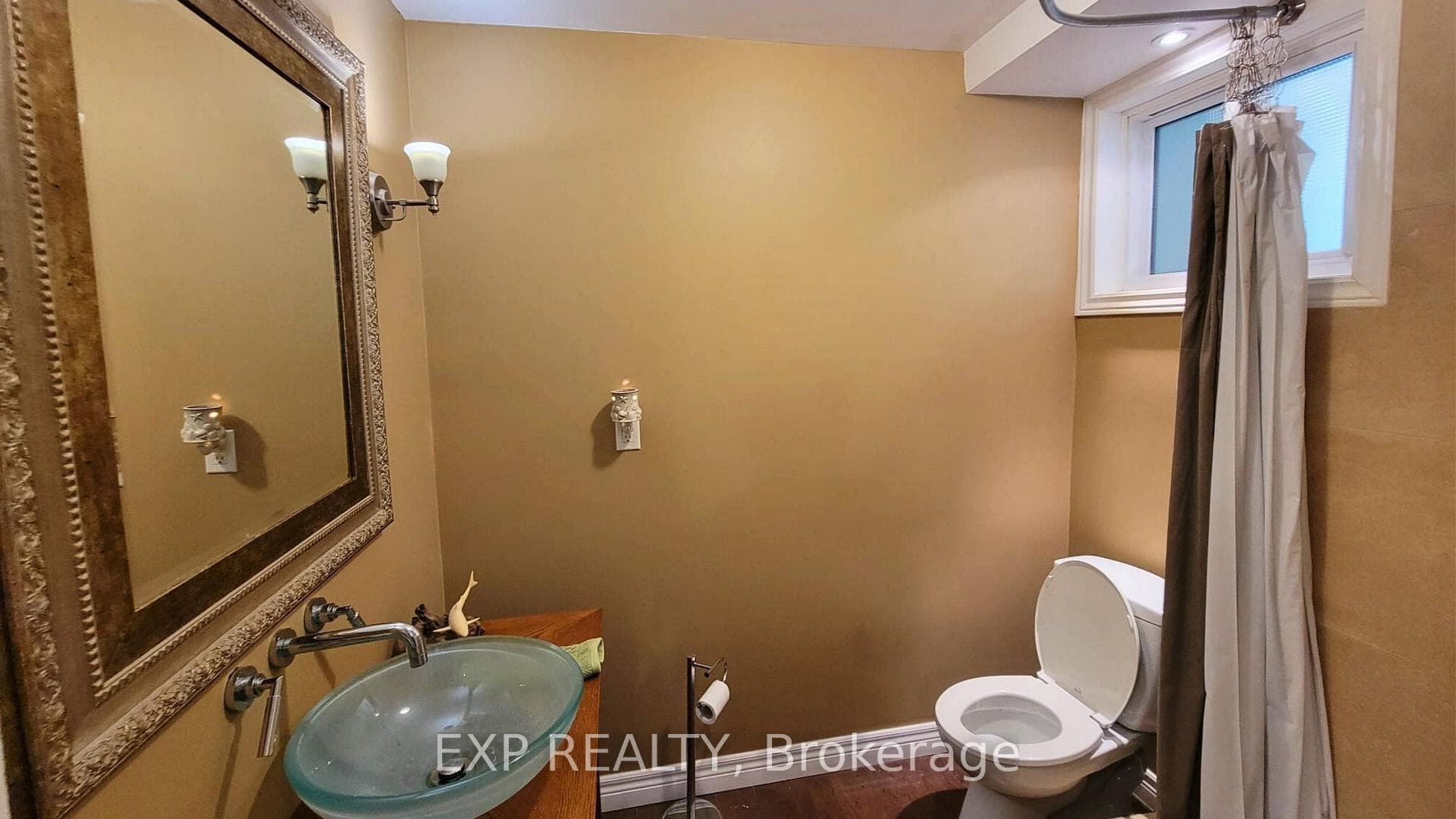 245 Millbank Drive photo 32