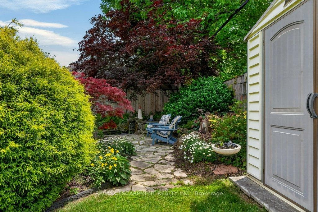 15 Roxanne Drive photo 32
