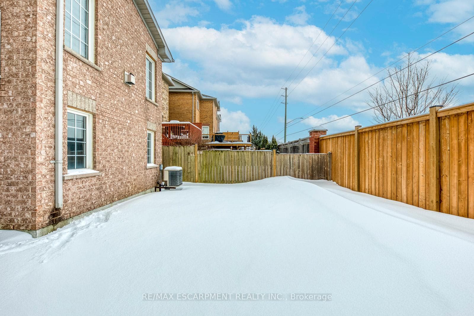 80 Beaverbrook Crescent photo 49