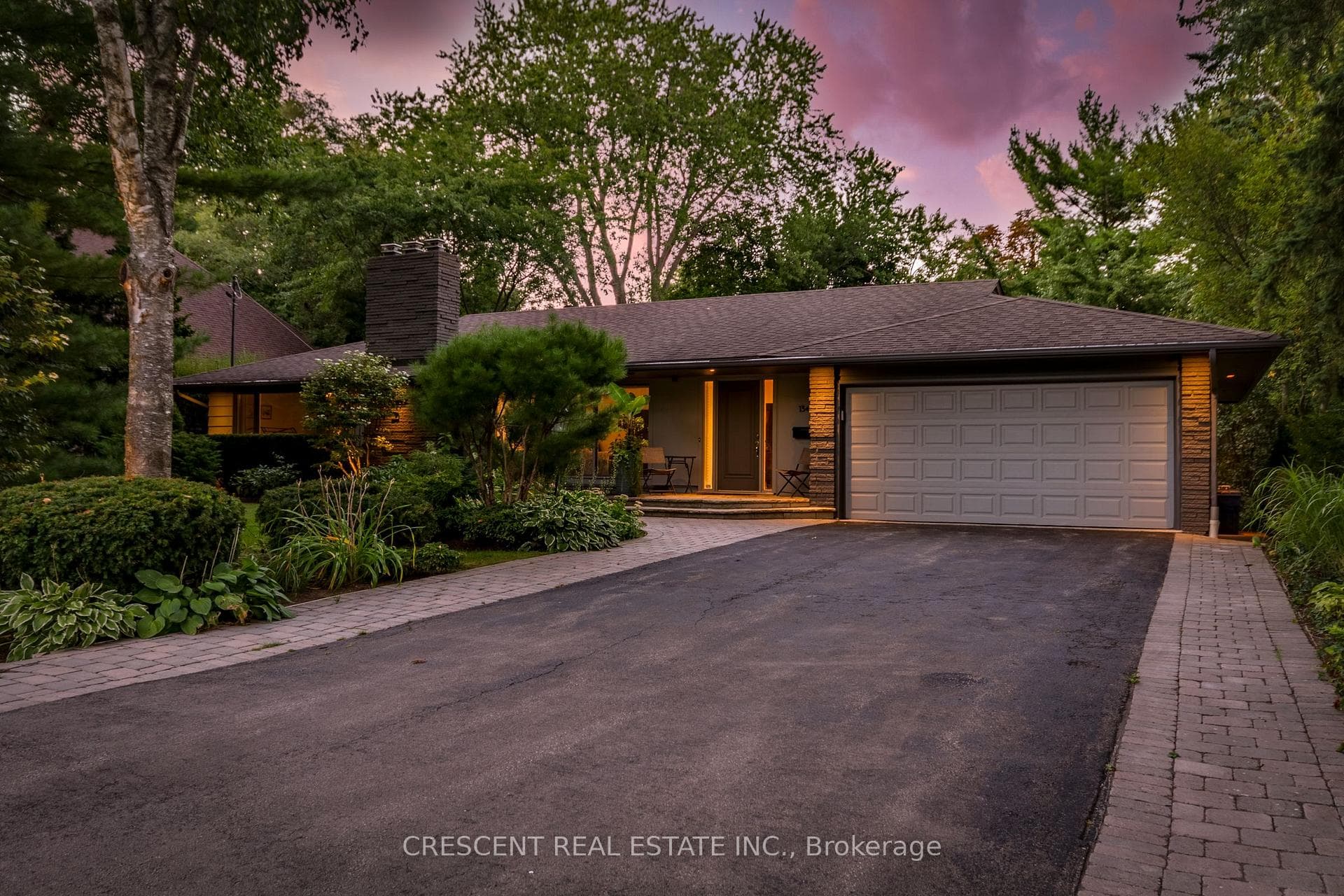 1345 Glenburnie Road photo 1