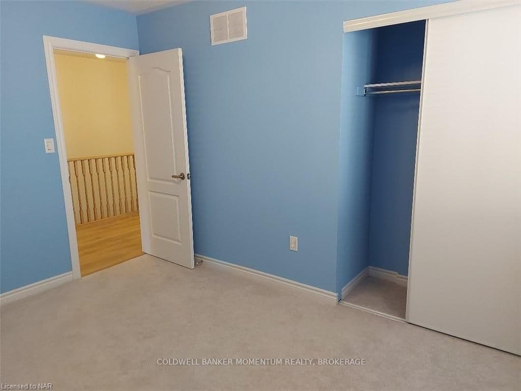 100 TUMBLEWOOD Place photo 17