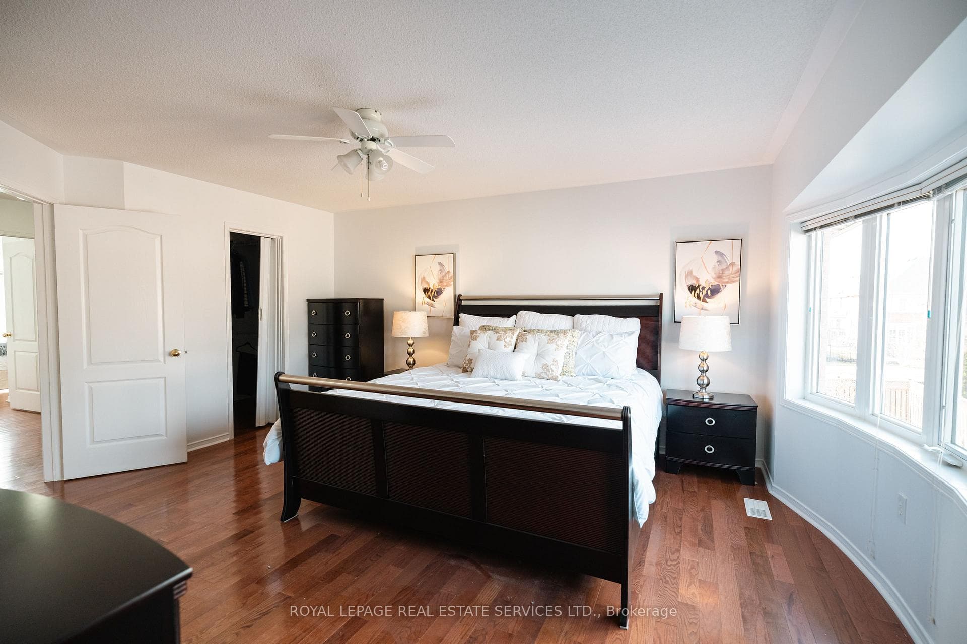 2041 Quinte Street photo 26
