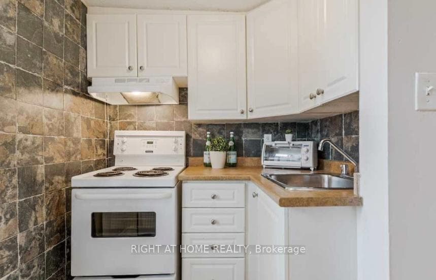 27 Hamilton Street Unit 301 photo 10