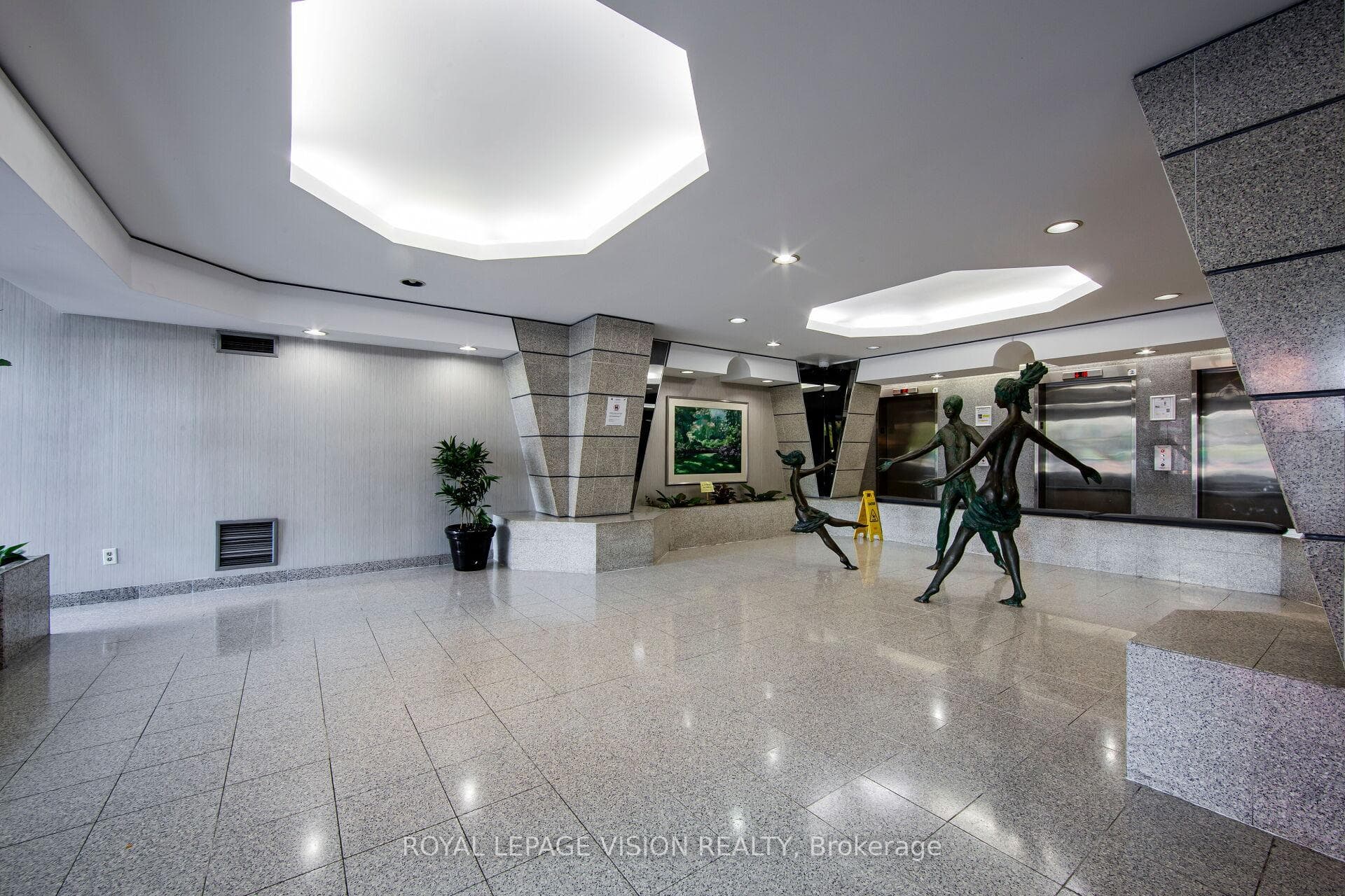 2460 Eglinton Avenue Unit 904 photo 31