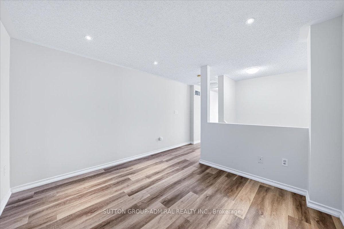 75 Strathaven Drive Unit 35 photo 33