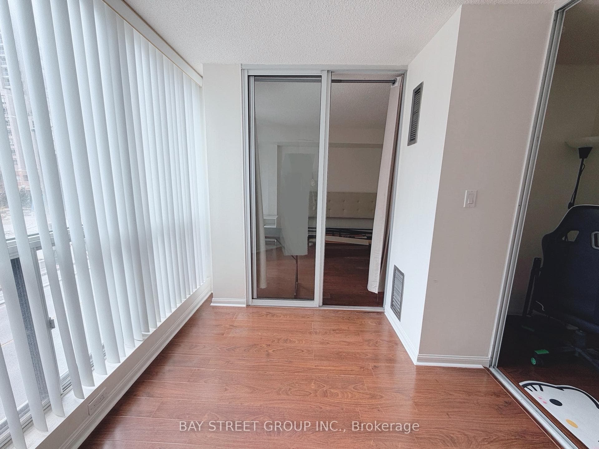 24 Wellesley Street Unit 216 photo 9