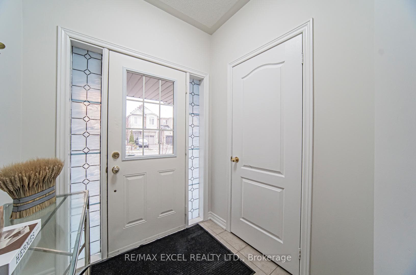 155 Sir Sanford Fleming Way photo 3