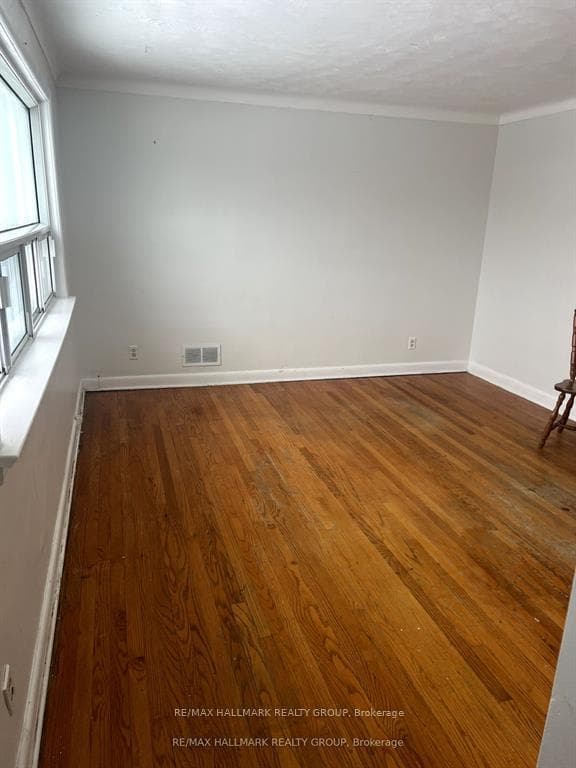 1038 Secord Avenue photo 2
