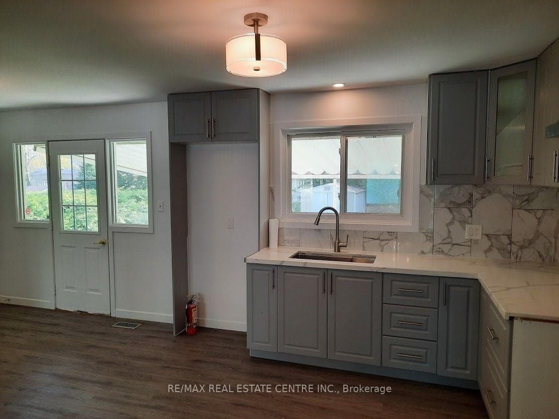 391 Tamarack Drive photo 5