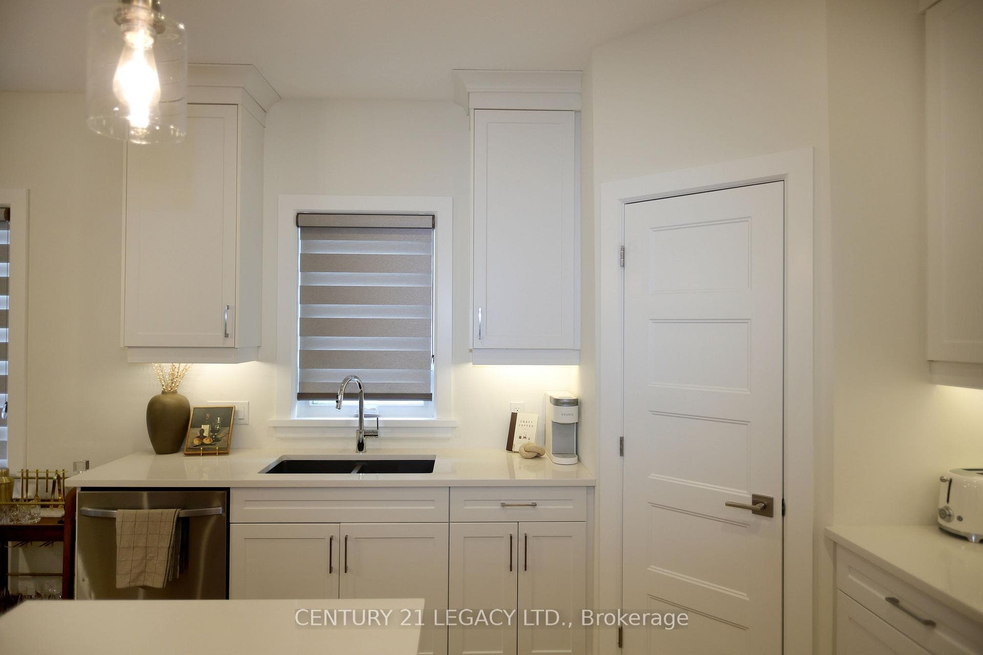 675 Winchester Avenue photo 7