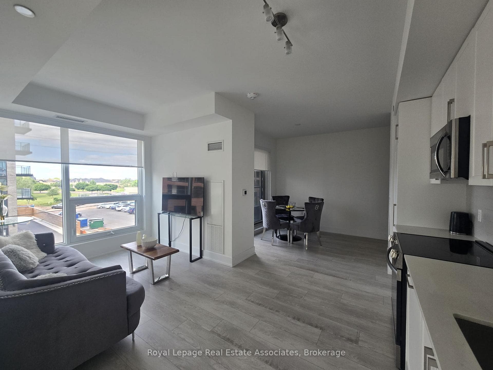 2450 Old Bronte Road Unit 204 photo 15