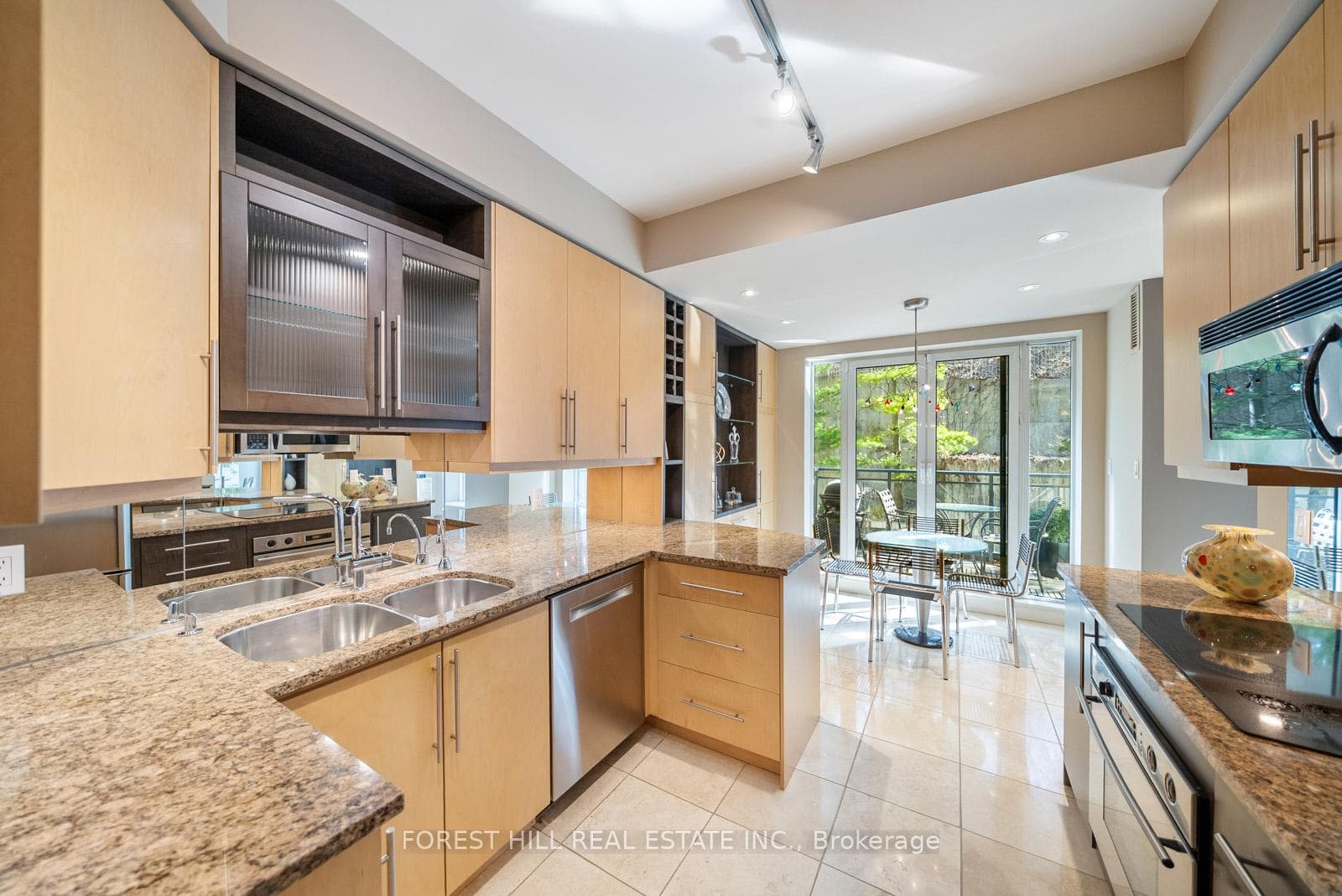 11 William Carson Crescent Unit 221 photo 6