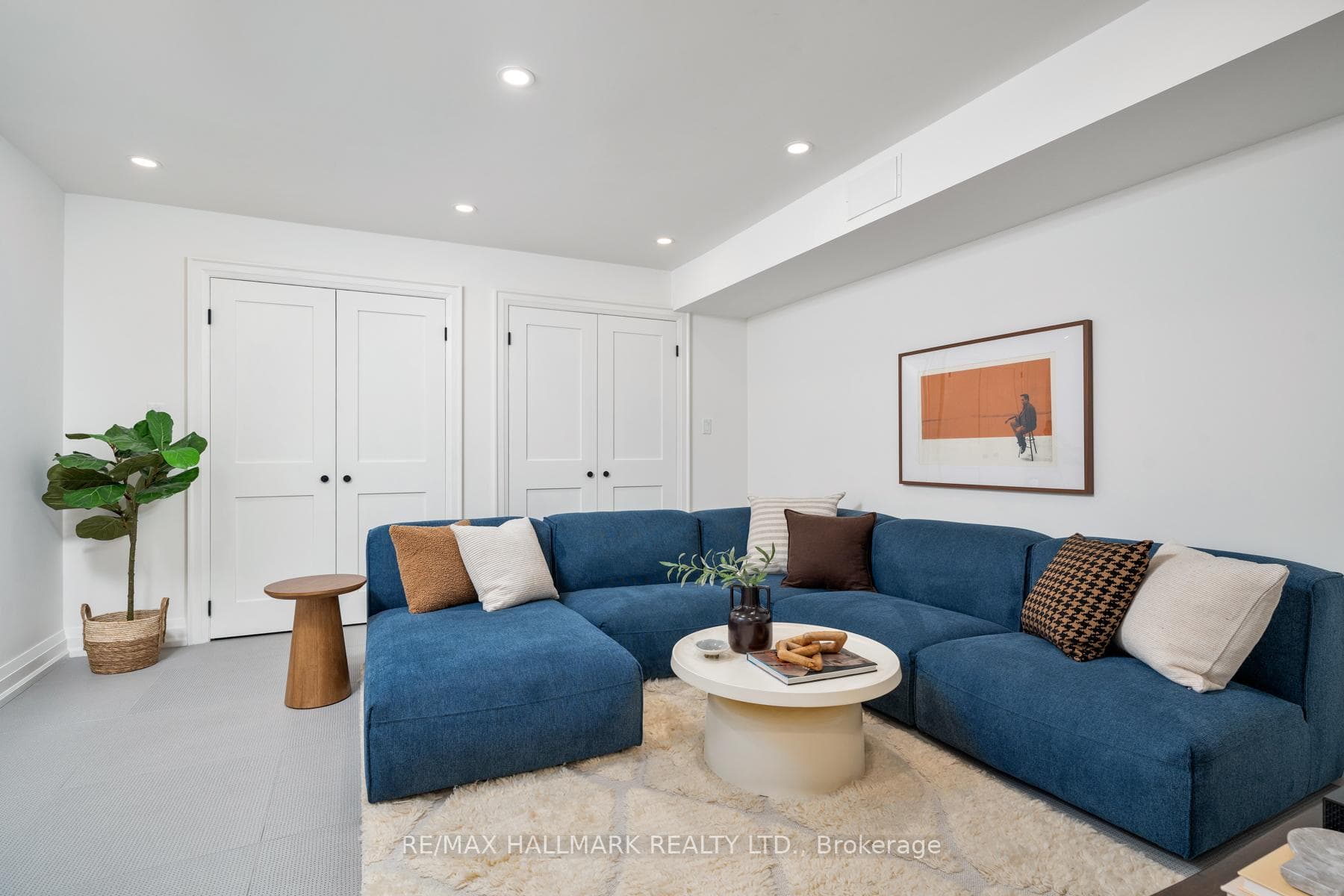 252 Montrose Avenue photo 26