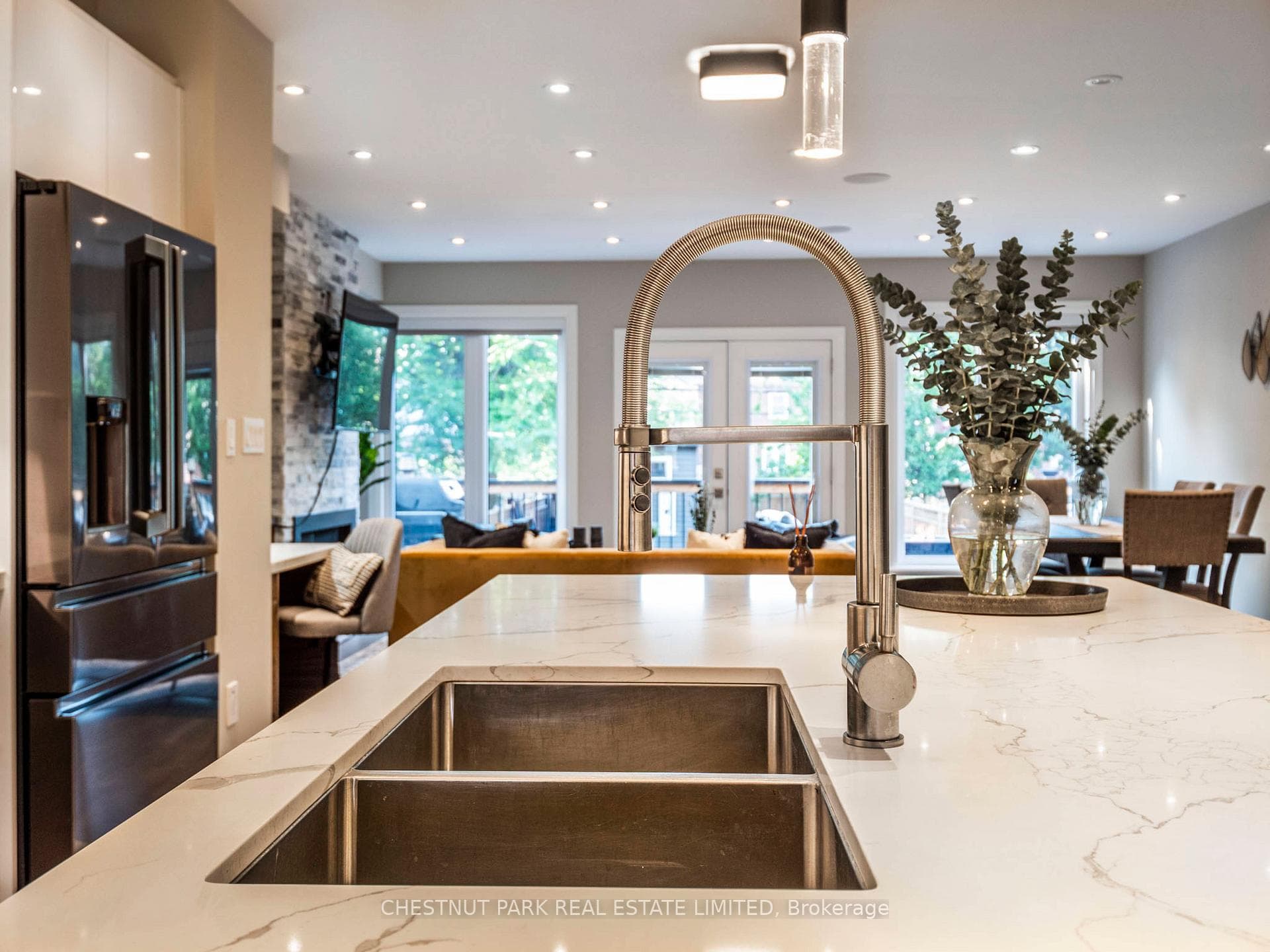 246 Torrens Avenue photo 8