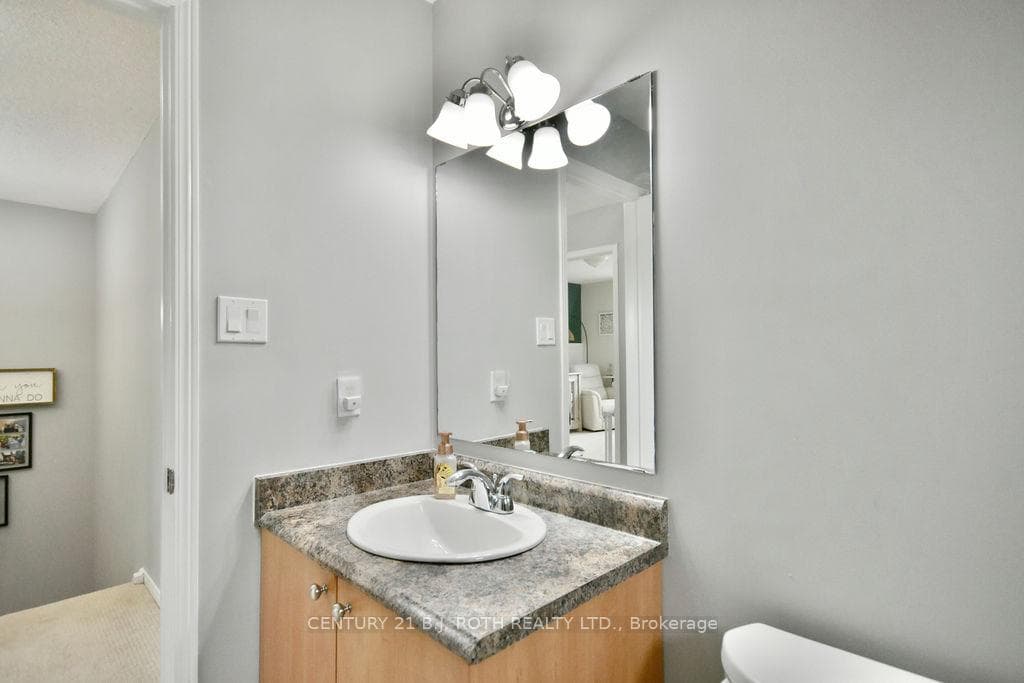 4 Rundle Crescent photo 27