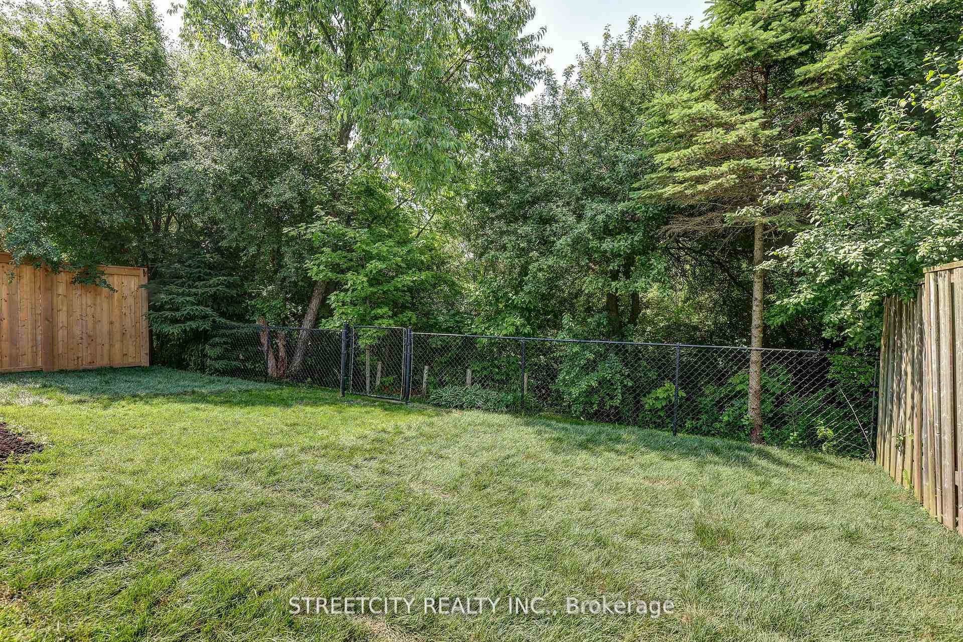 61 Meadowvale Drive photo 43