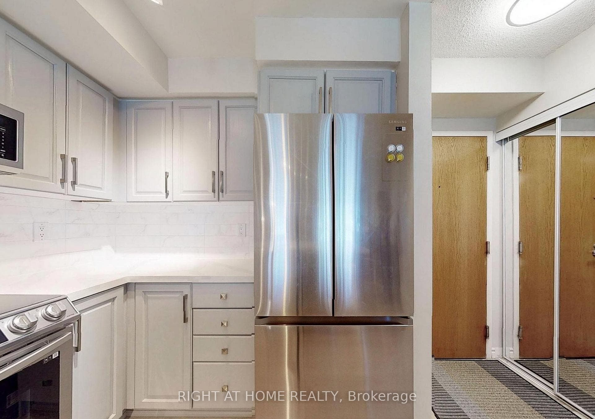 7 Lorraine Drive Unit 708 photo 19