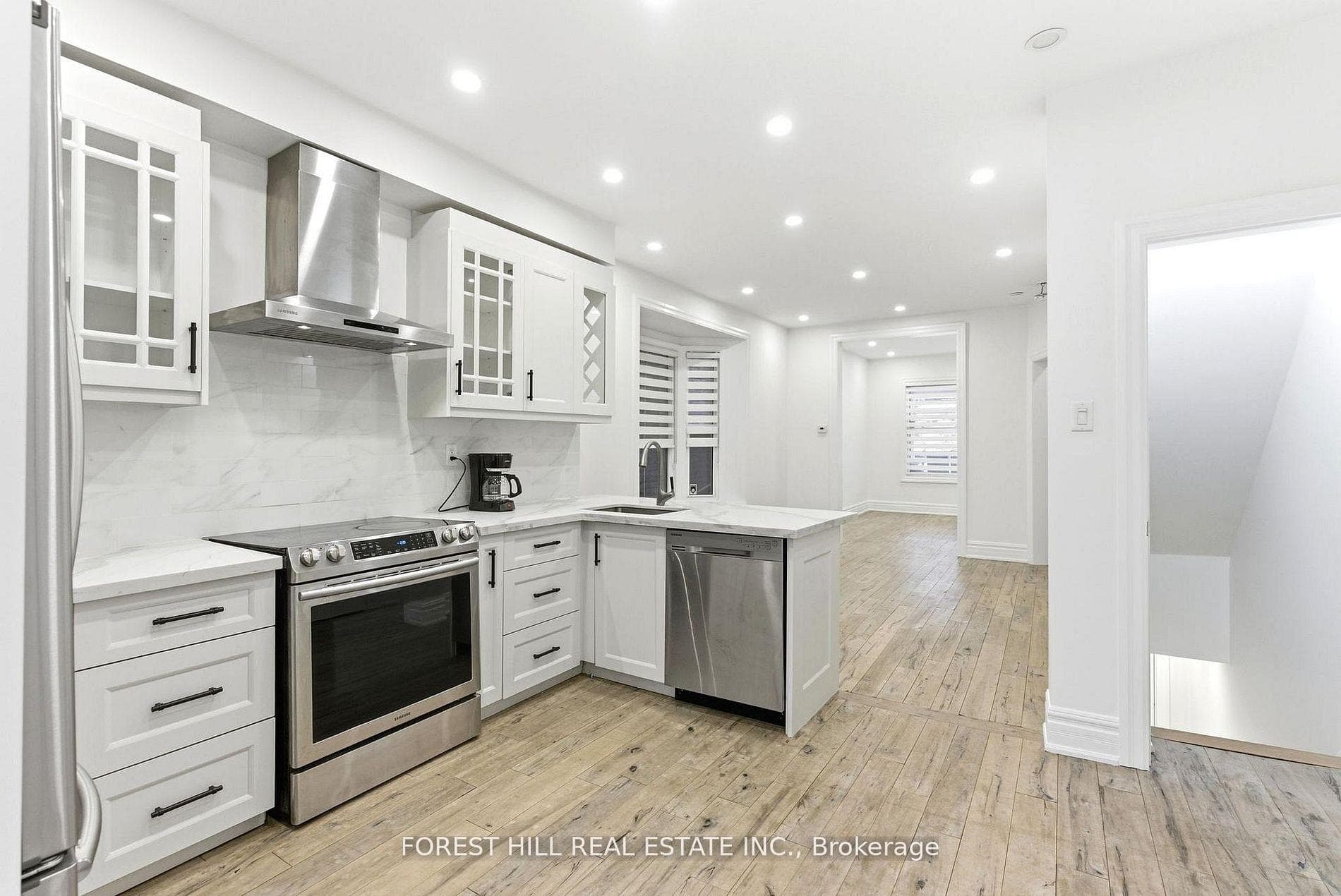 1297 Davenport Road photo 1