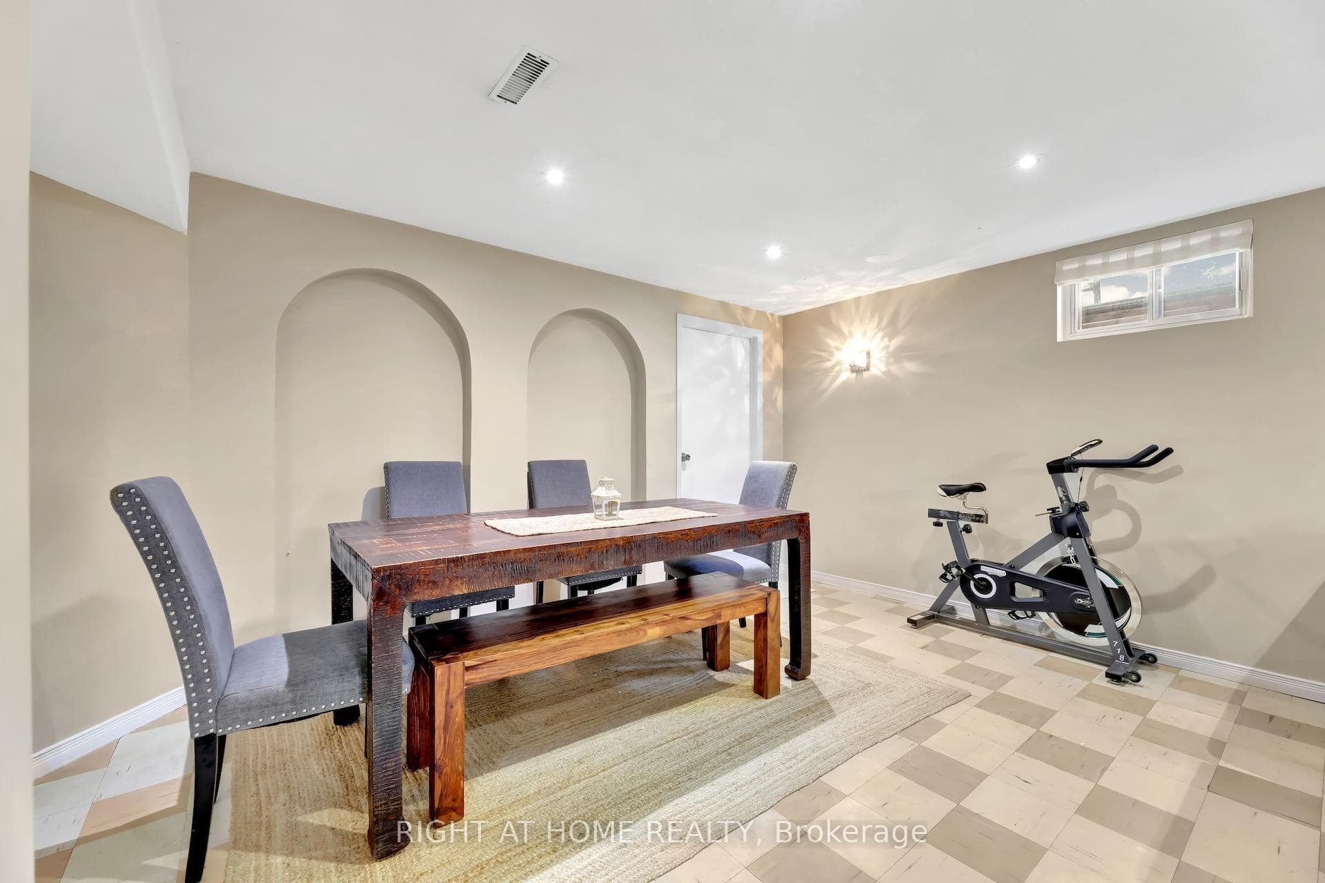 1369 Tyneburn Crescent photo 25