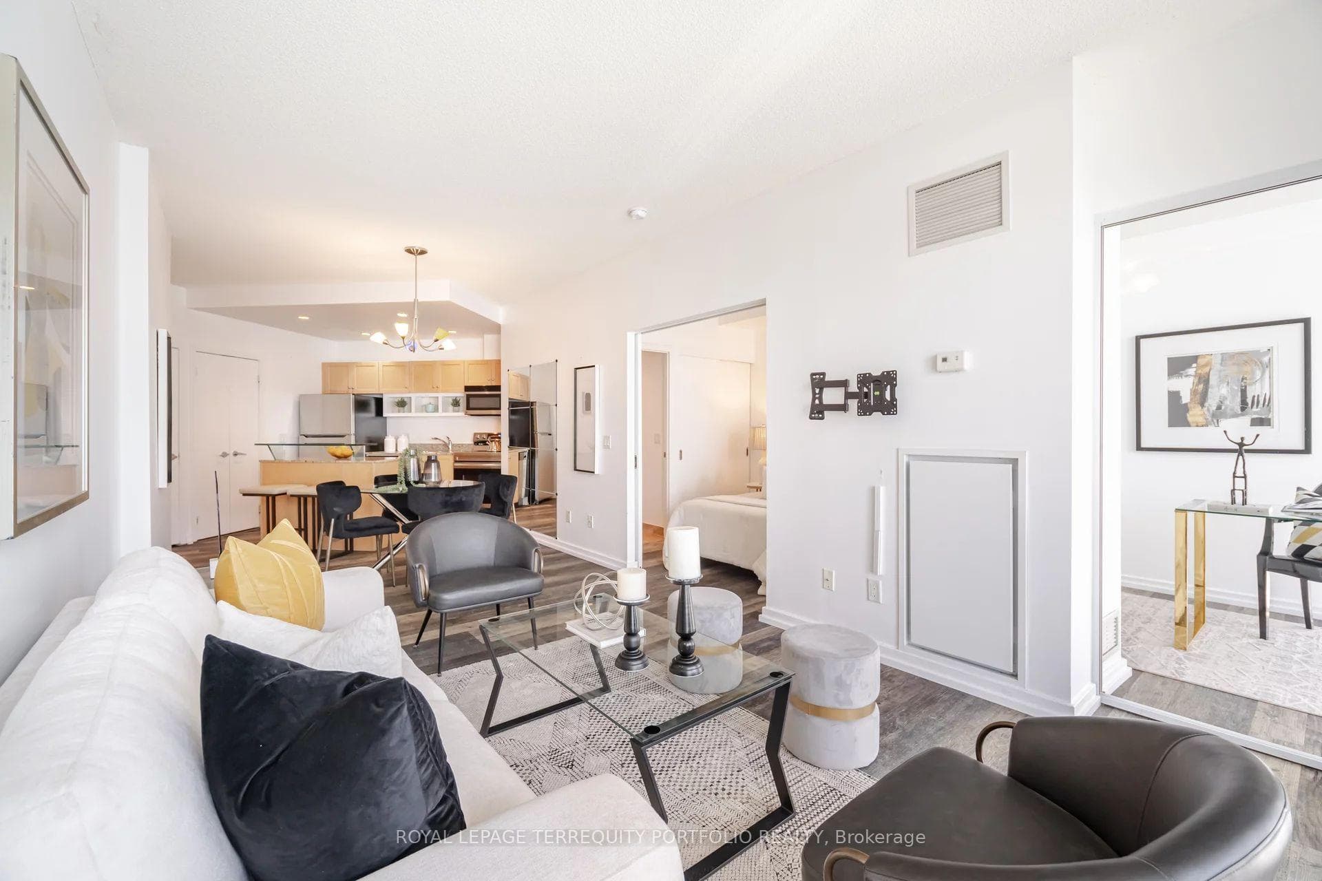 208 Queens Quay Unit 2503 photo 18