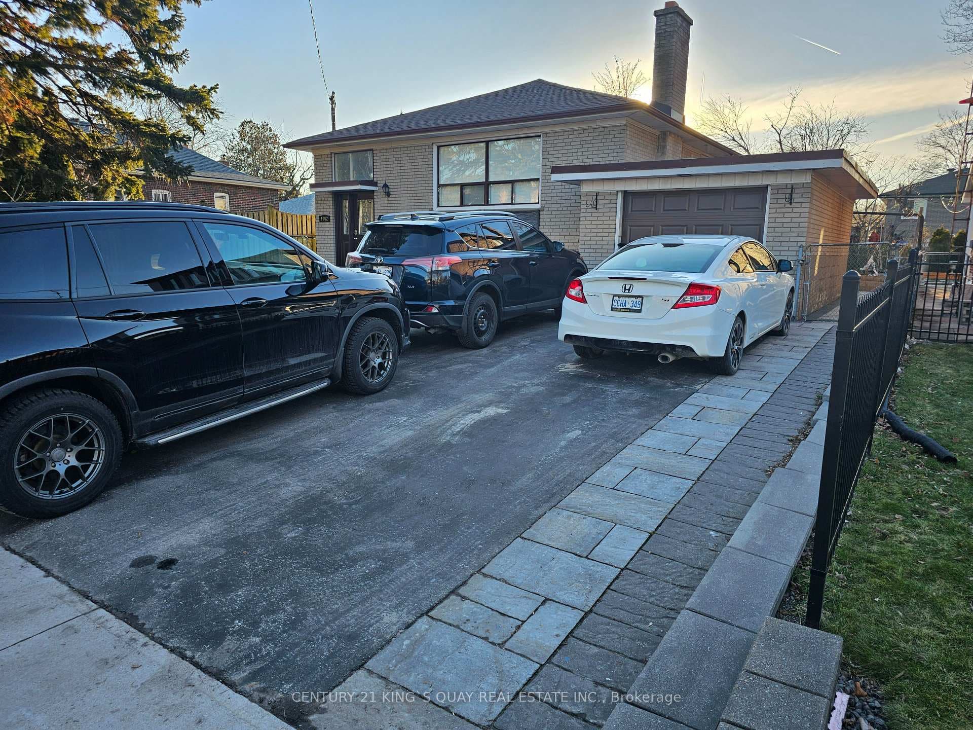 1062 Midland Avenue photo 1