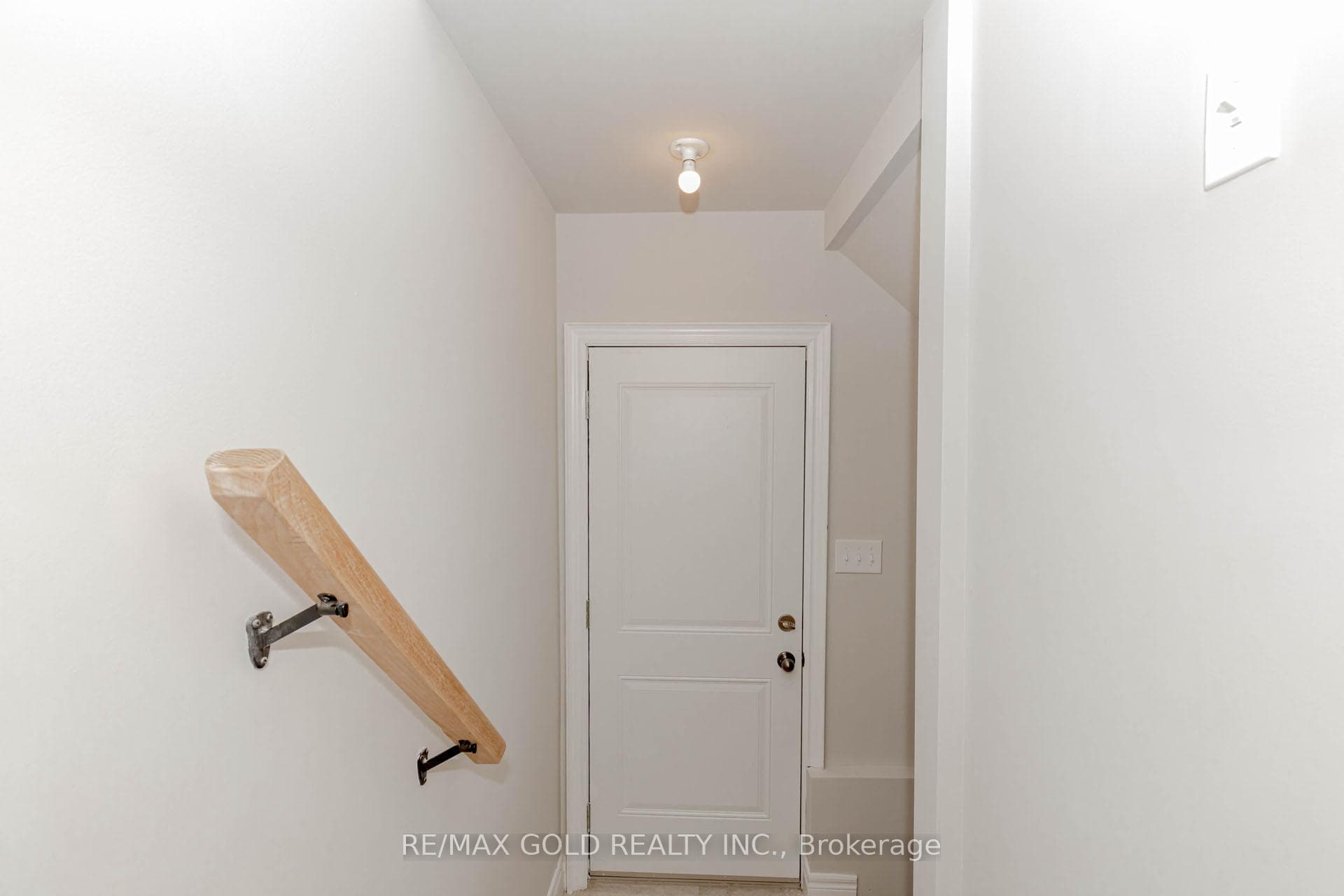 61 Eleanor Avenue Unit Upstairs photo 46