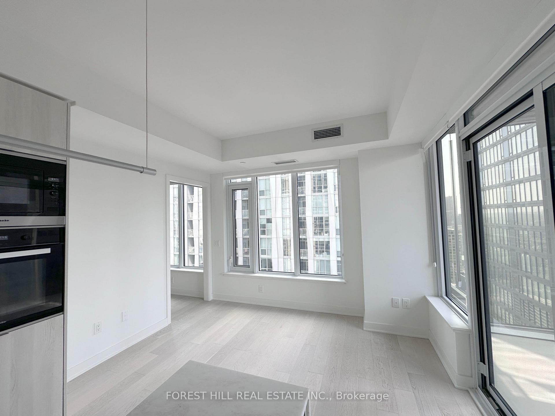 11 Yorkville Avenue Unit 3307 photo 10