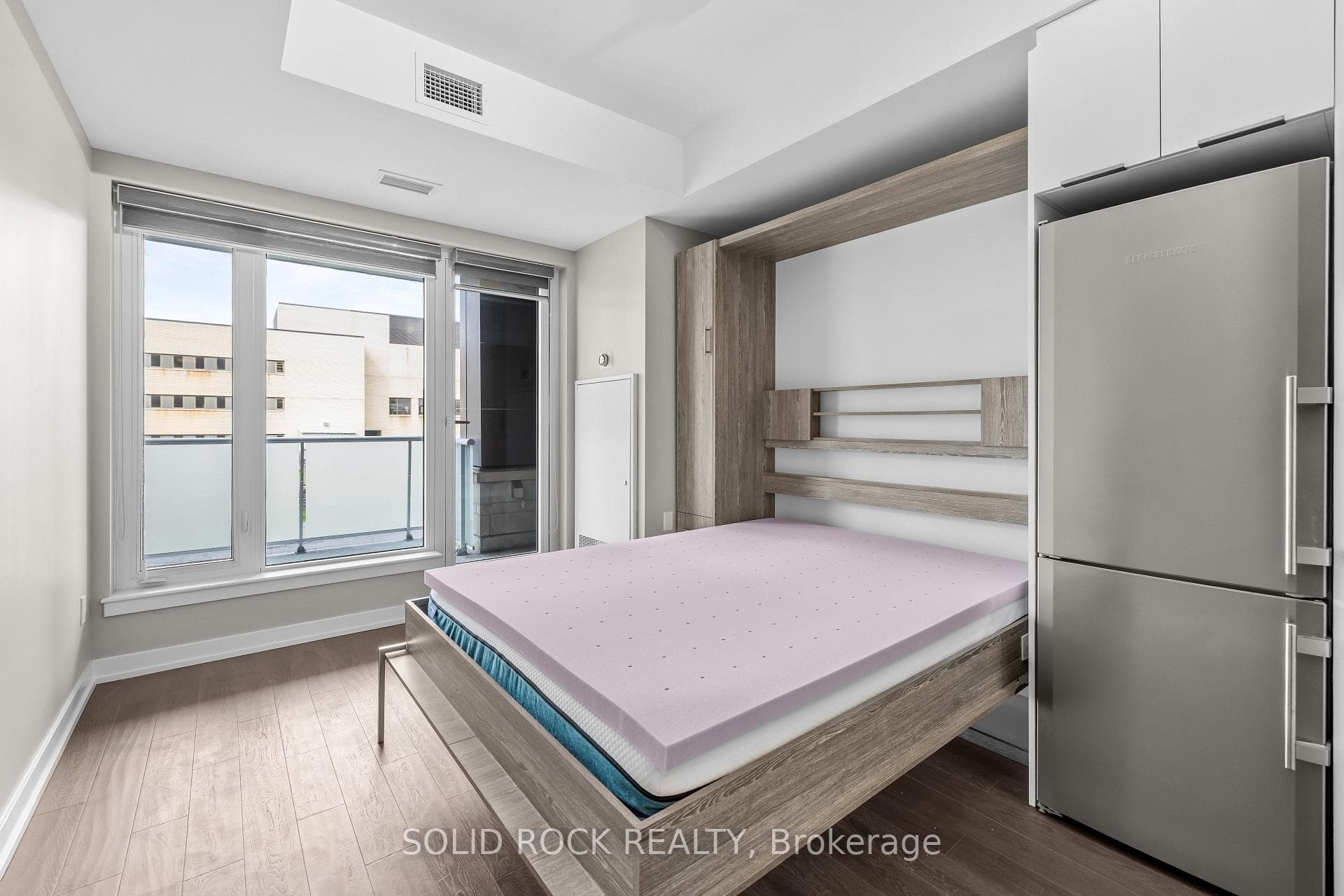 530 De Mazenod Avenue Unit 201 photo 10