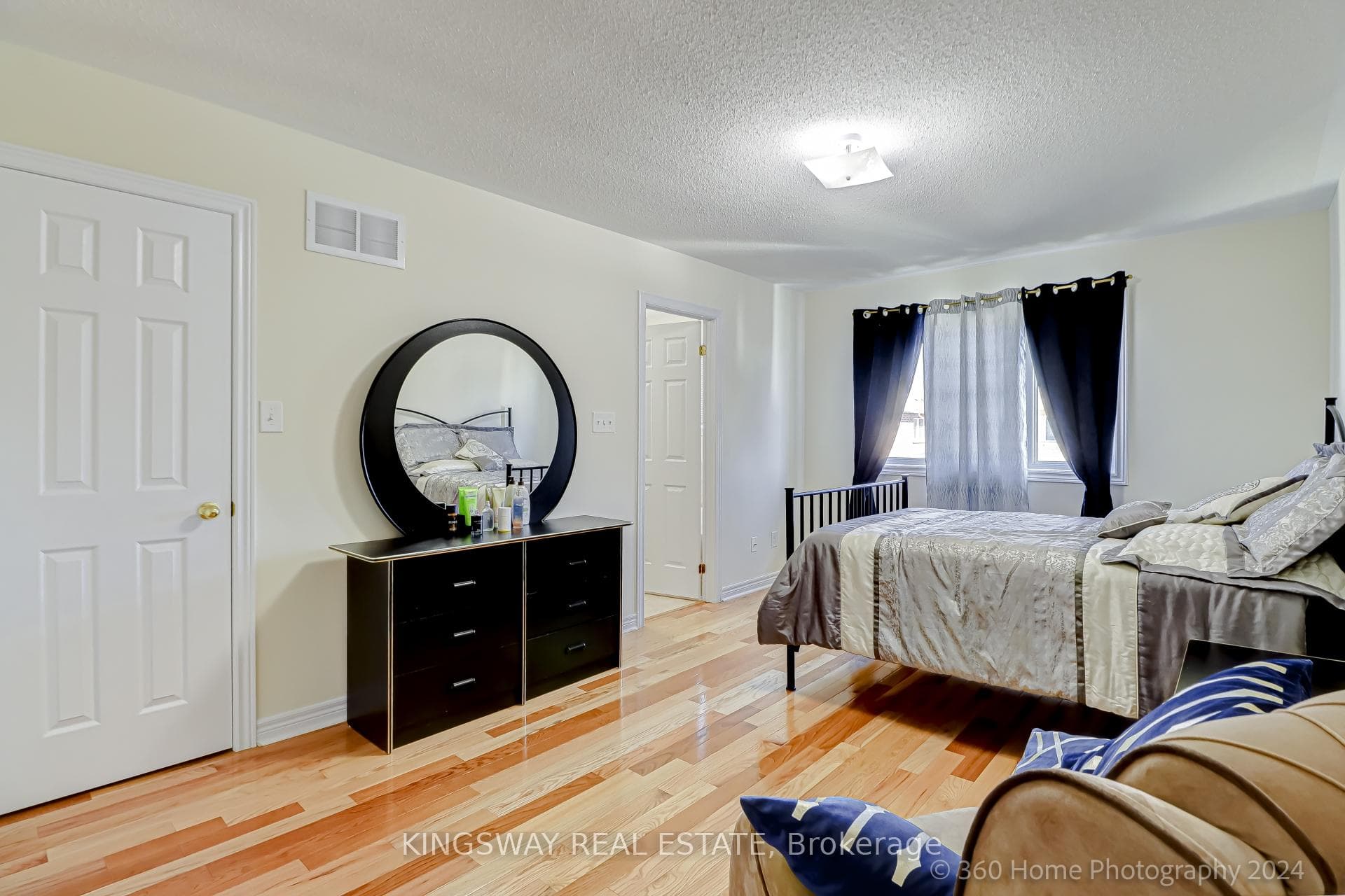 485 Meadowridge Court photo 16