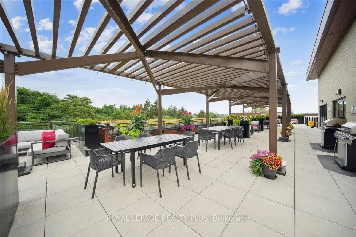 1575 Lakeshore Road Unit 117 photo 41