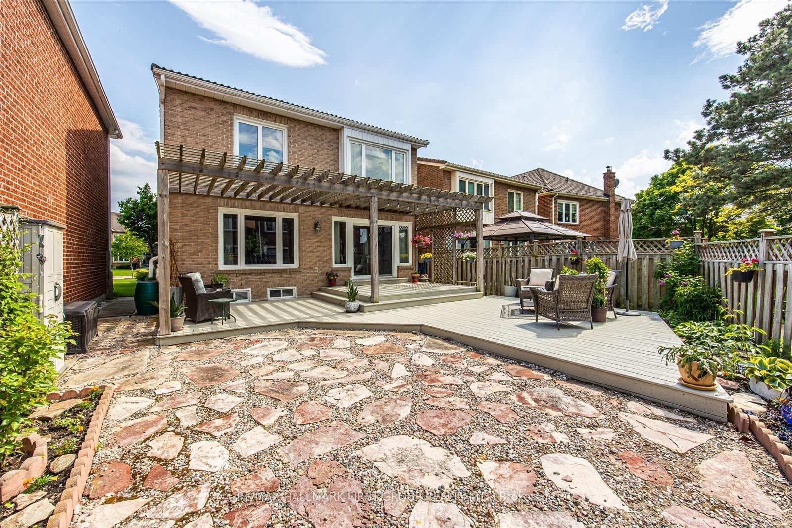 6 Parsborough Court photo 32