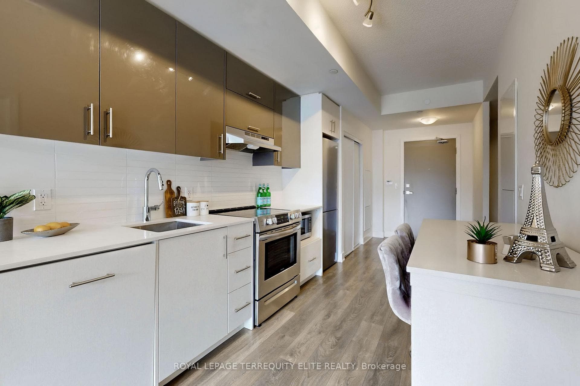 188 Fairview Mall Drive Unit 211 photo 10