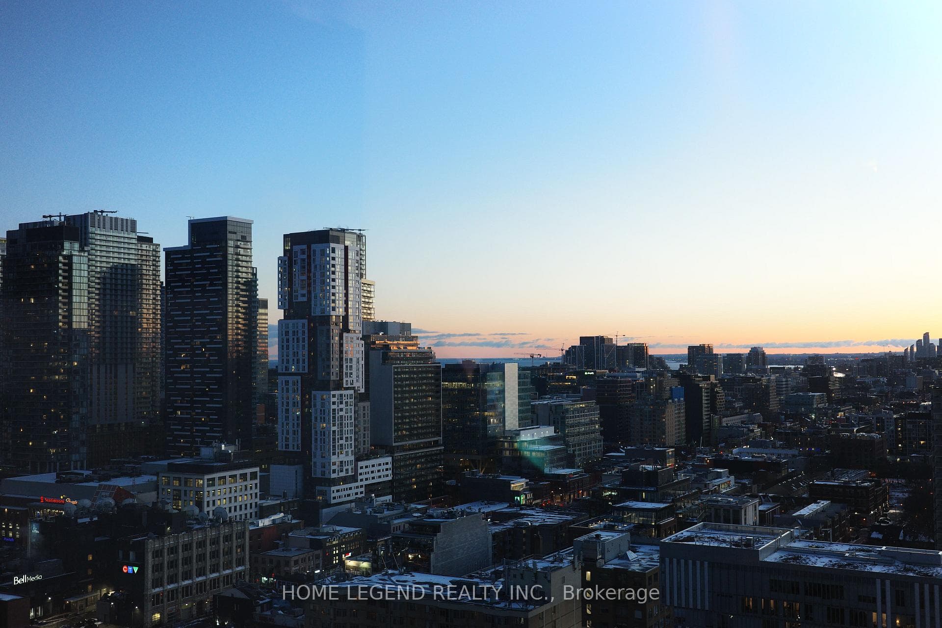 210 Simcoe Street Unit 2510 photo 3