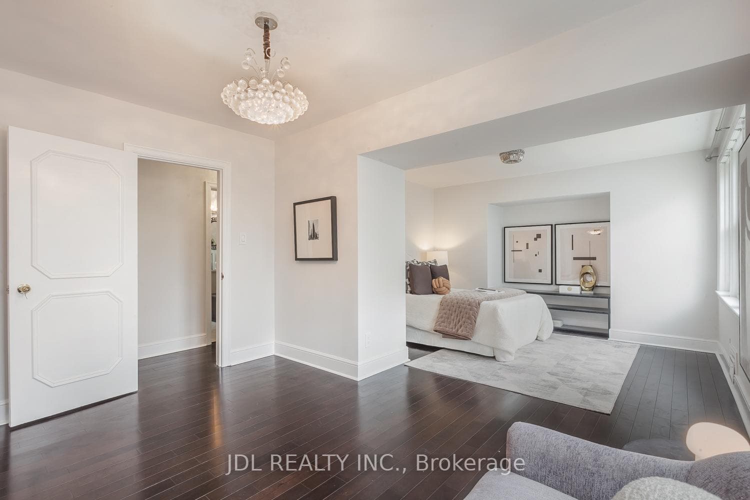 6 Farmingdale Road photo 19