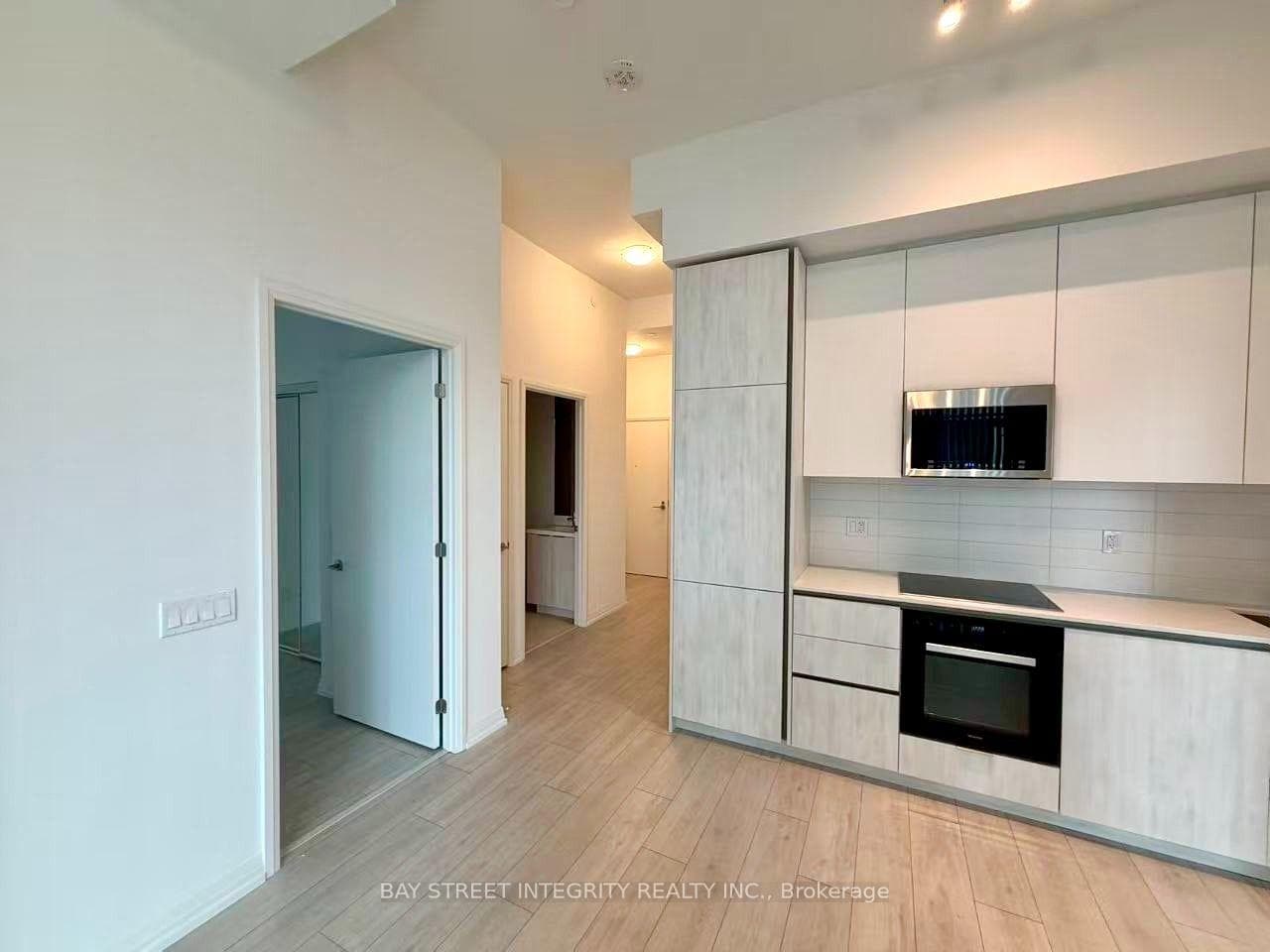 400 King Street Unit 922 photo 5