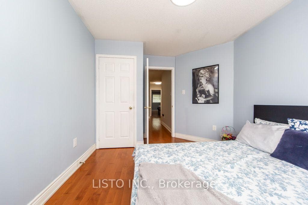 7115 Rexwood Road Unit 46 photo 31