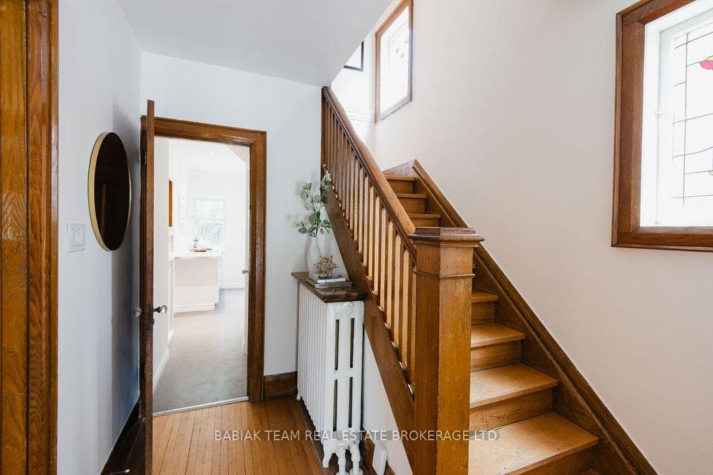 30 Woodside Avenue photo 4