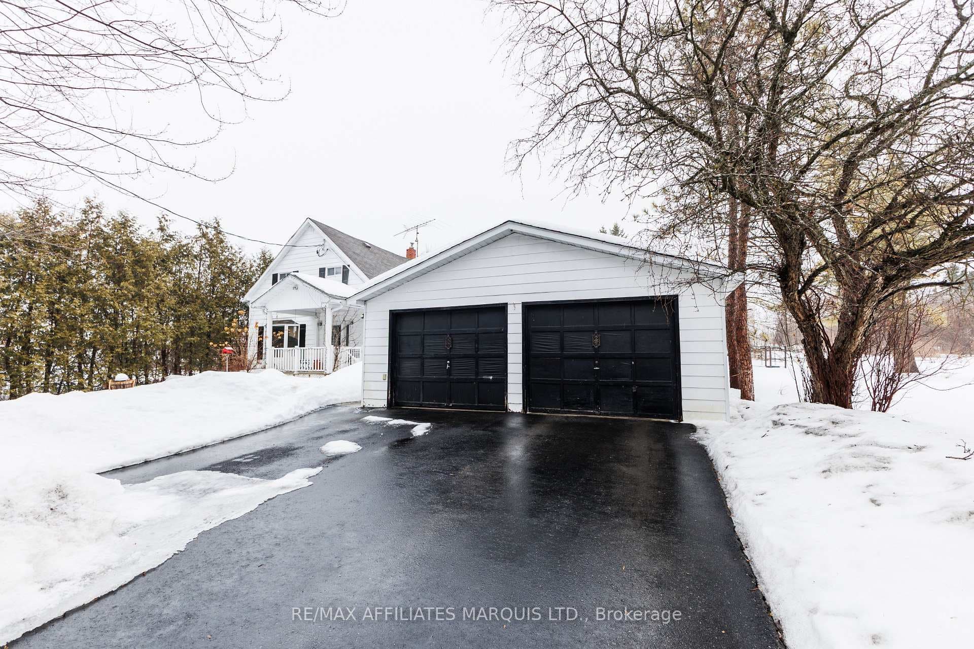 21940 Sauve Street photo 4