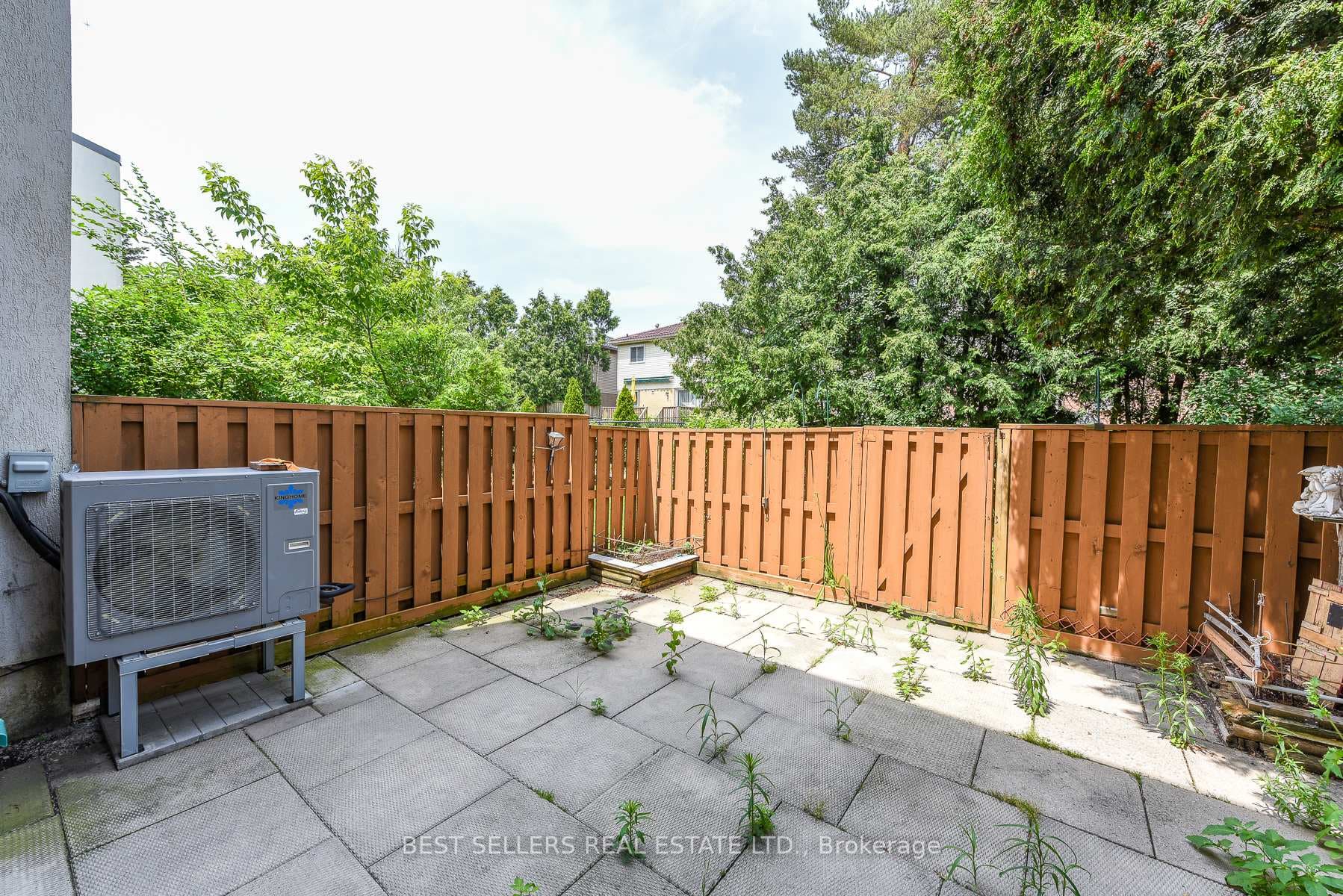 12 Ashton Crescent Unit 12 photo 36