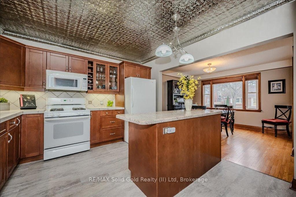 167 Lucan Avenue photo 15