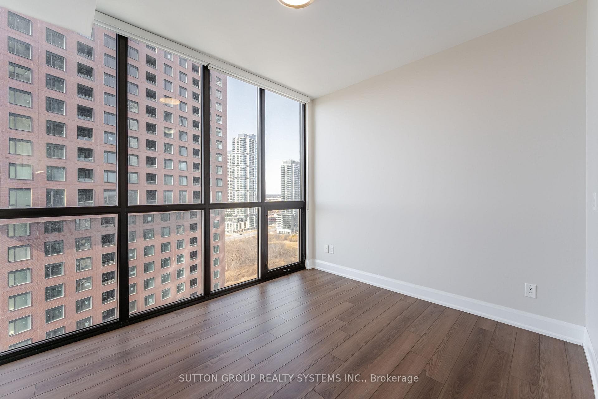 2910 Highway 7 Road Unit 2004 photo 18