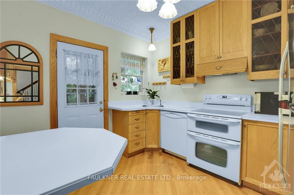 79 RENFREW Avenue photo 15