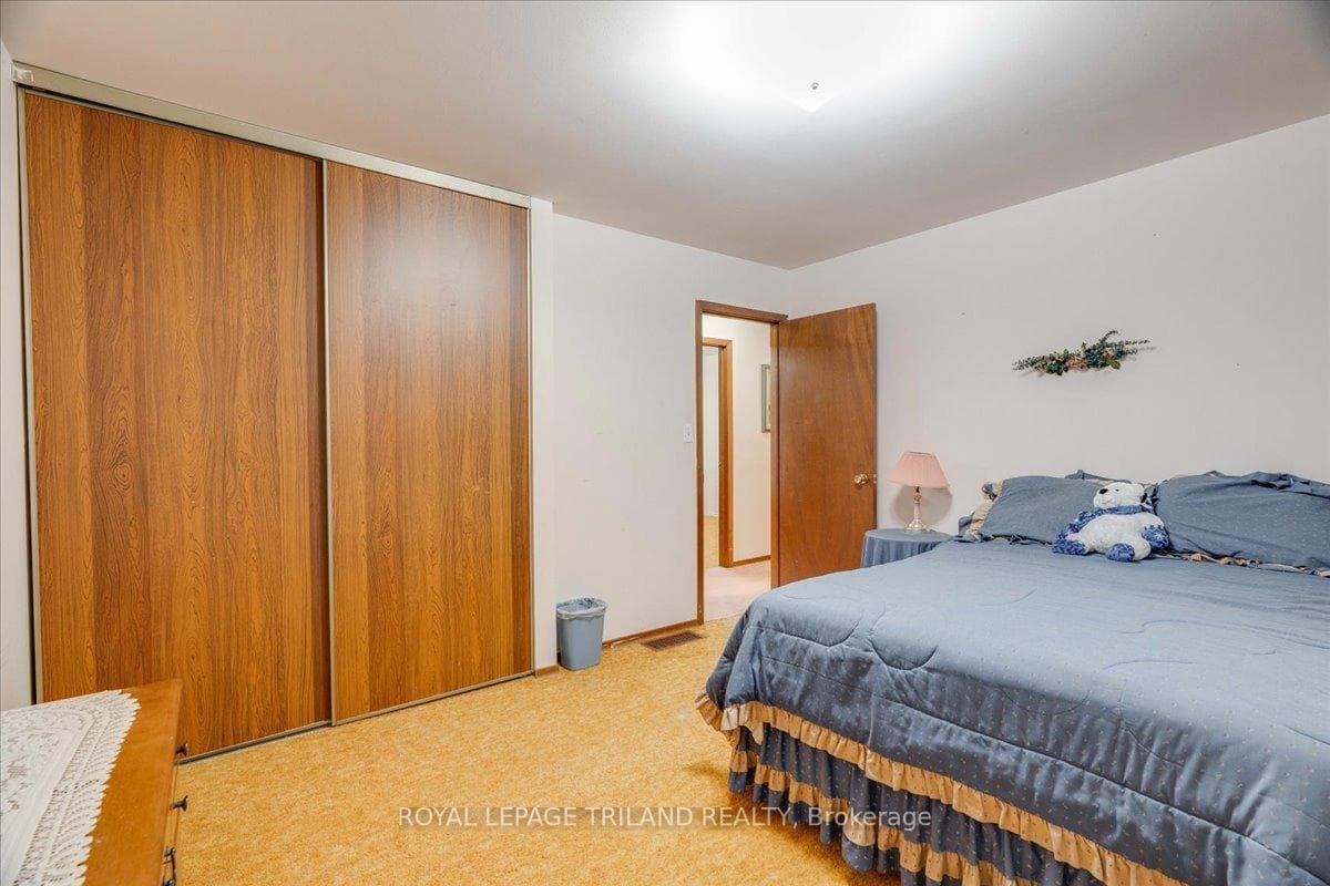 22827 Mayfair Road photo 14