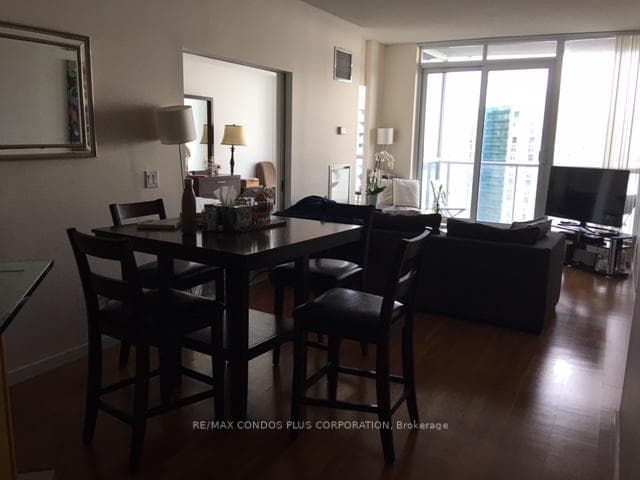 208 Queens Quay N/A Unit 3403 photo 5
